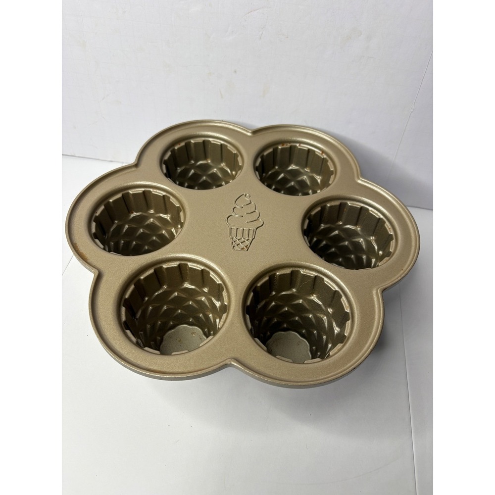 Nordic Ware Ice Cream Cone Cupcake Pan Gold Cast Aluminum 6 Cup 4.5 Cup Capacity